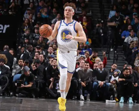 NBA夏联-波杰姆21+12+7 布泽利斯28+5 勇士92-82胜公牛5战全胜