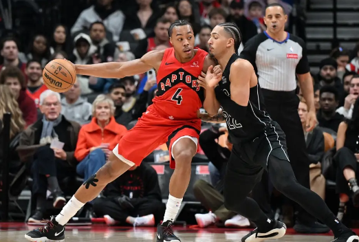 巴恩斯33+13+5 拉塞尔首秀22+8 猛龙大胜篮网止11连败