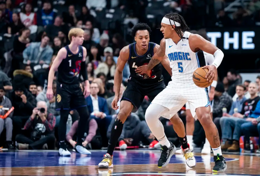 巴恩斯17+11+8 班凯罗26+12 猛龙21分逆转送魔术4连败