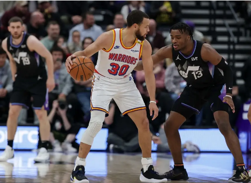 库里31投32分 乔治制胜三分 爵士末节3分钟导演18-4逆转勇士