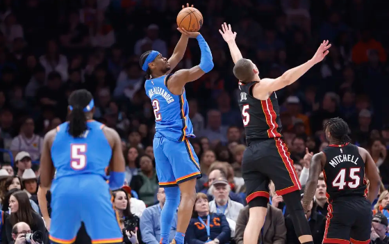 亚历山大32+10阿德巴约27分 雷霆末节发力115-101击败热火