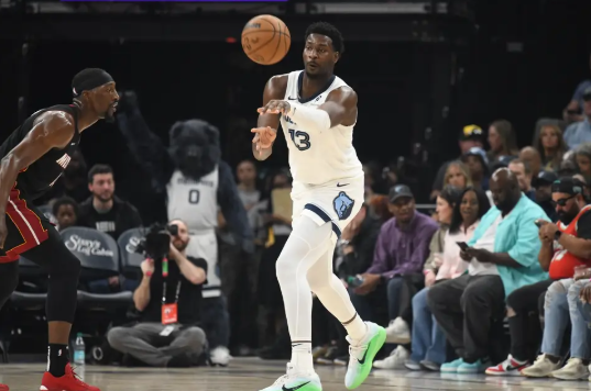 格林28+6 怀特23+7 火箭三人20+力克公牛迎6连胜