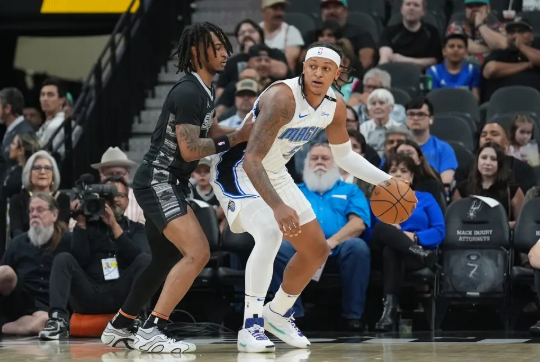 班凯罗24+10 波普7三分 卡斯尔16+8+6+7失误 魔术送马刺5连败