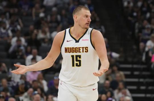 约基奇20+12+11 拉文27+11 掘金4人20+力克国王止4连败