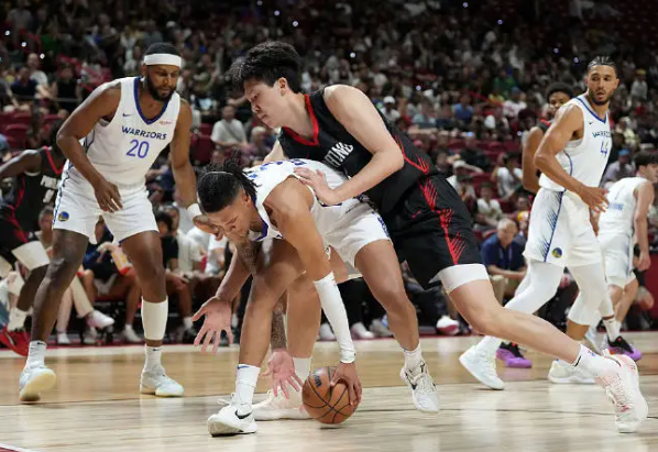 夏联-杨瀚森10+4+5+1断+3帽 吕佩尔23+9 开拓者大胜勇士